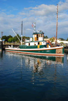 Tug Wallace Foss at Olympia Harbor Days 2009. Photo by Karla Fowler