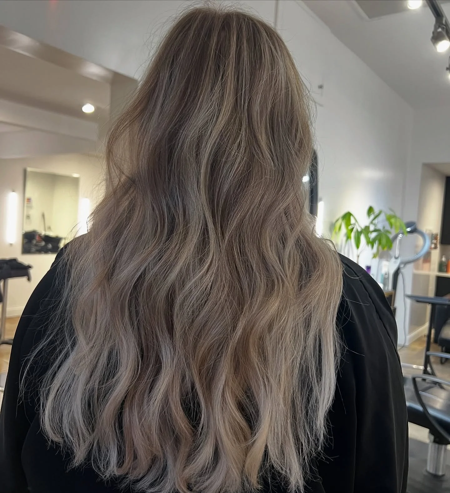 ✨ Love is in the hair this Valentine&rsquo;s Day at our Pasadena salon! 💖 Sending heartfelt wishes to all our wonderful guests on this special day. Your support means the world to us. We love you! 🌹✨ @bsabi_hair @saramichellehair @keya_luxecoiffeur