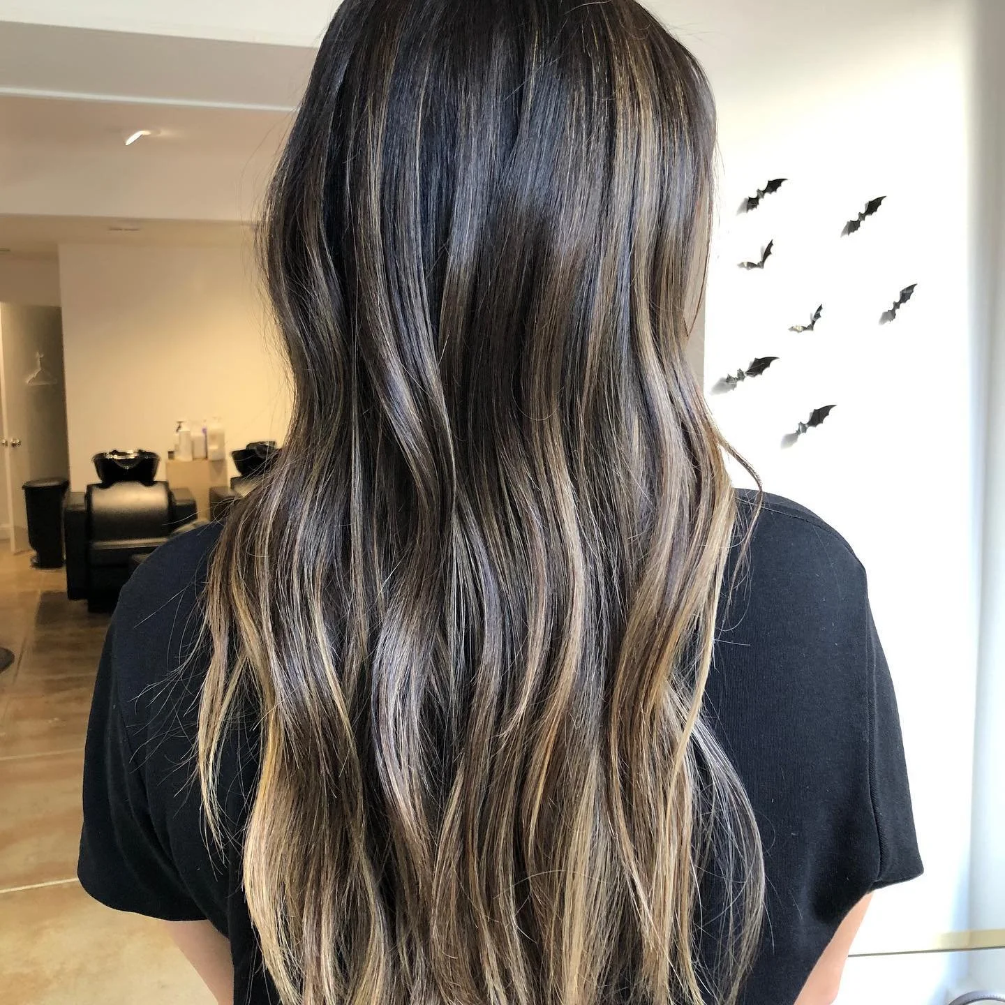 One way to help your highlights last longer is to make sure it&rsquo;s super blended. Another masterpiece by @saramichellehair