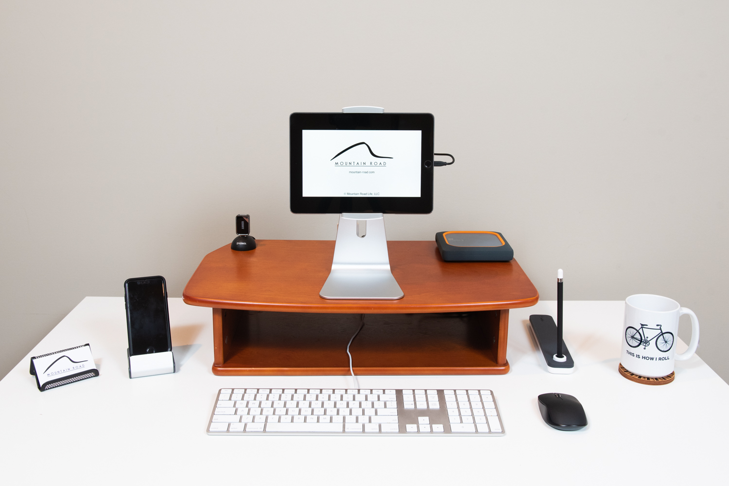 iPadOS 13 desk set-up: For lightning port devices