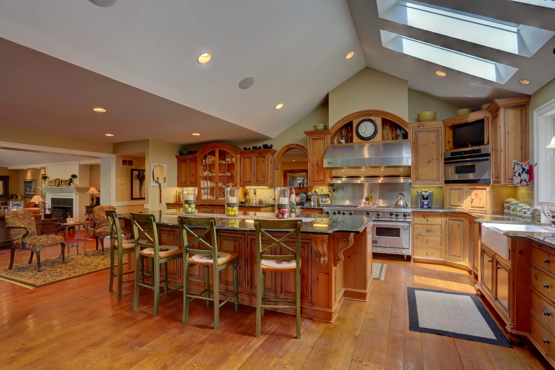 Kitchen (2).jpg