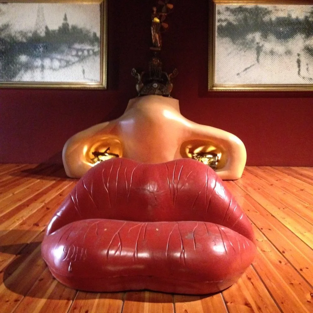 !Hola surrealism, Hola Figueres¡
