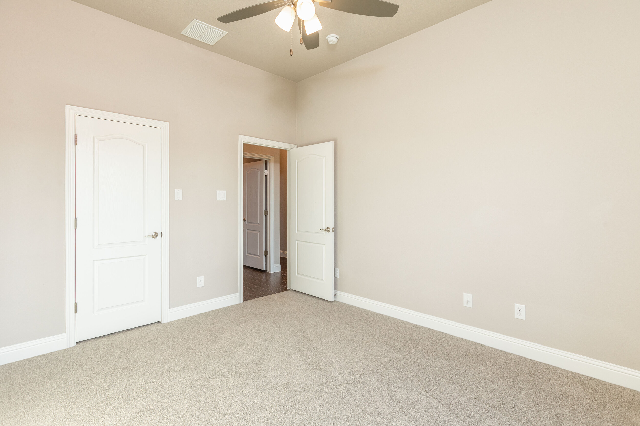140LuckyRidge8.jpg