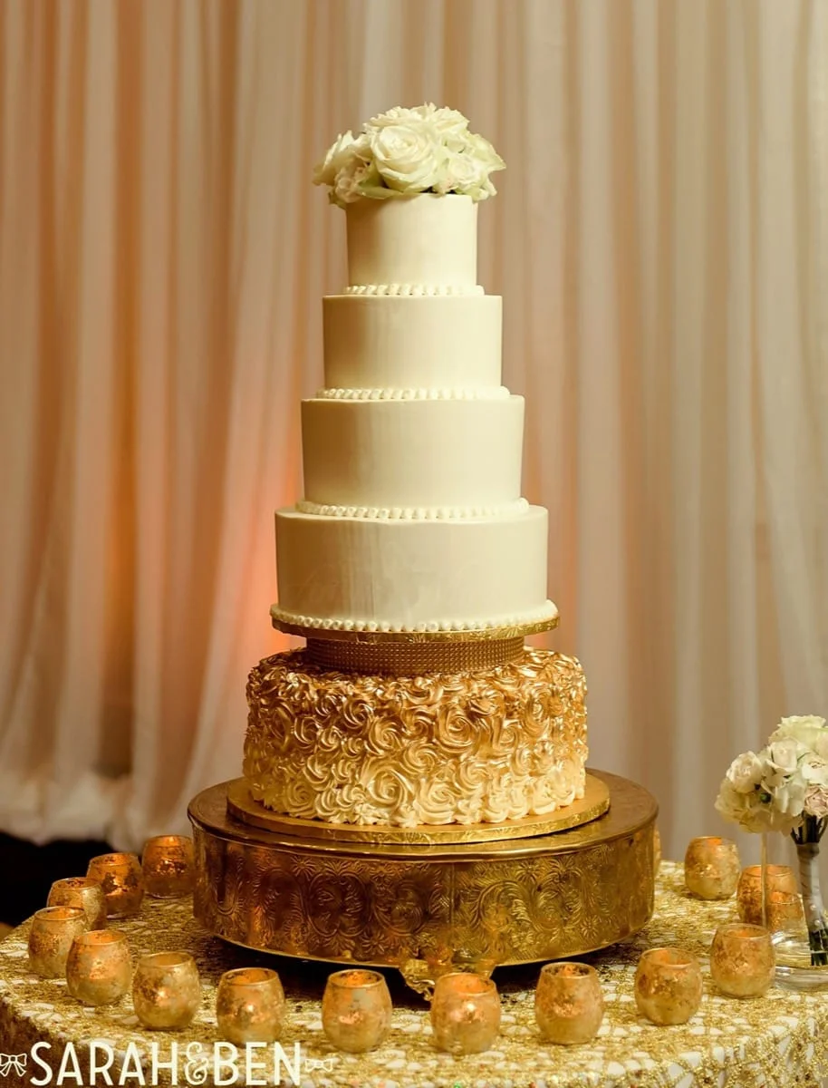 c-+-c-wedding-cake---buttercream---sarah-&-ben-photography-09-14-10-205-io.jpg