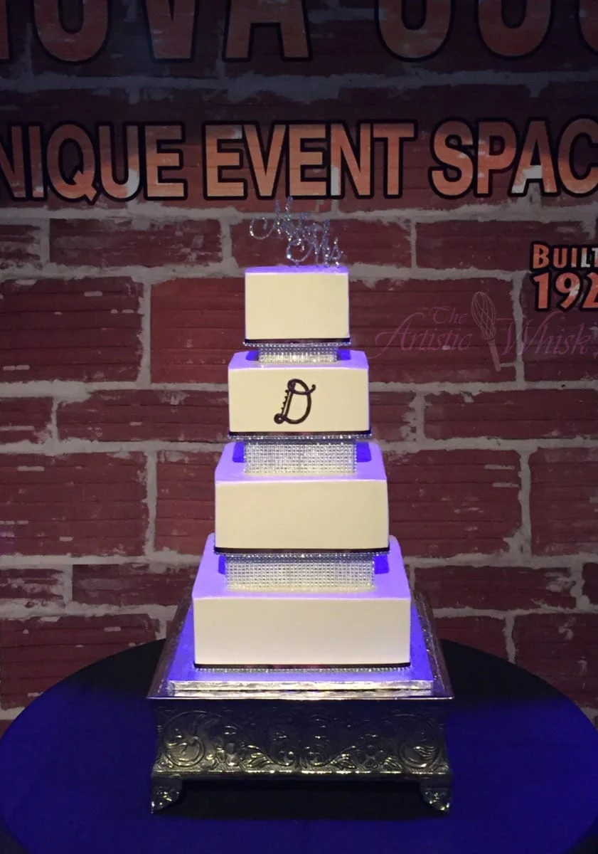 square-buttercream-with-bling-spacers---gluten-free-io-02-45-58-766-io.jpg