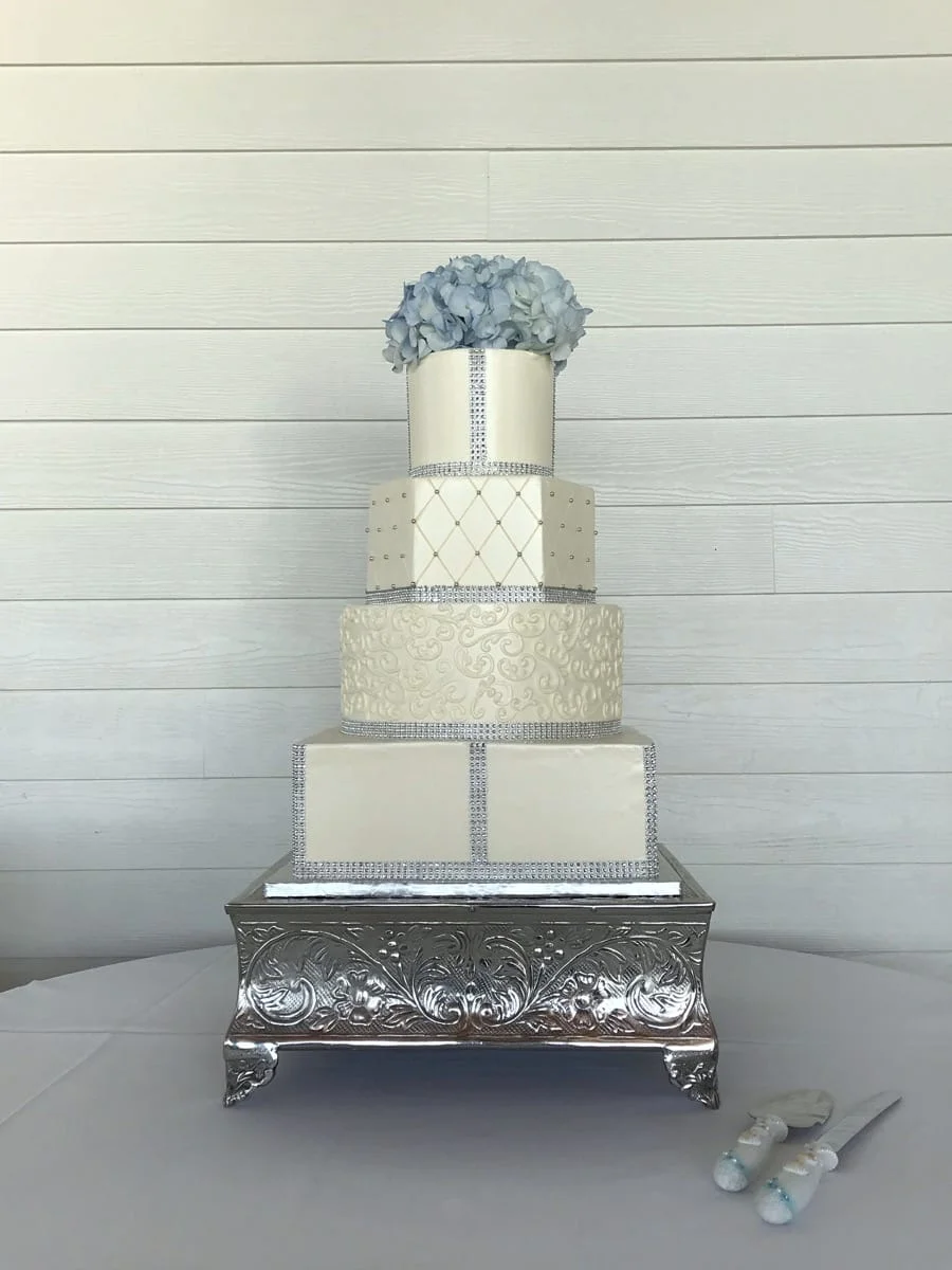 different-shapes---buttercream-and-bling-io-02-45-59-604-io.jpg