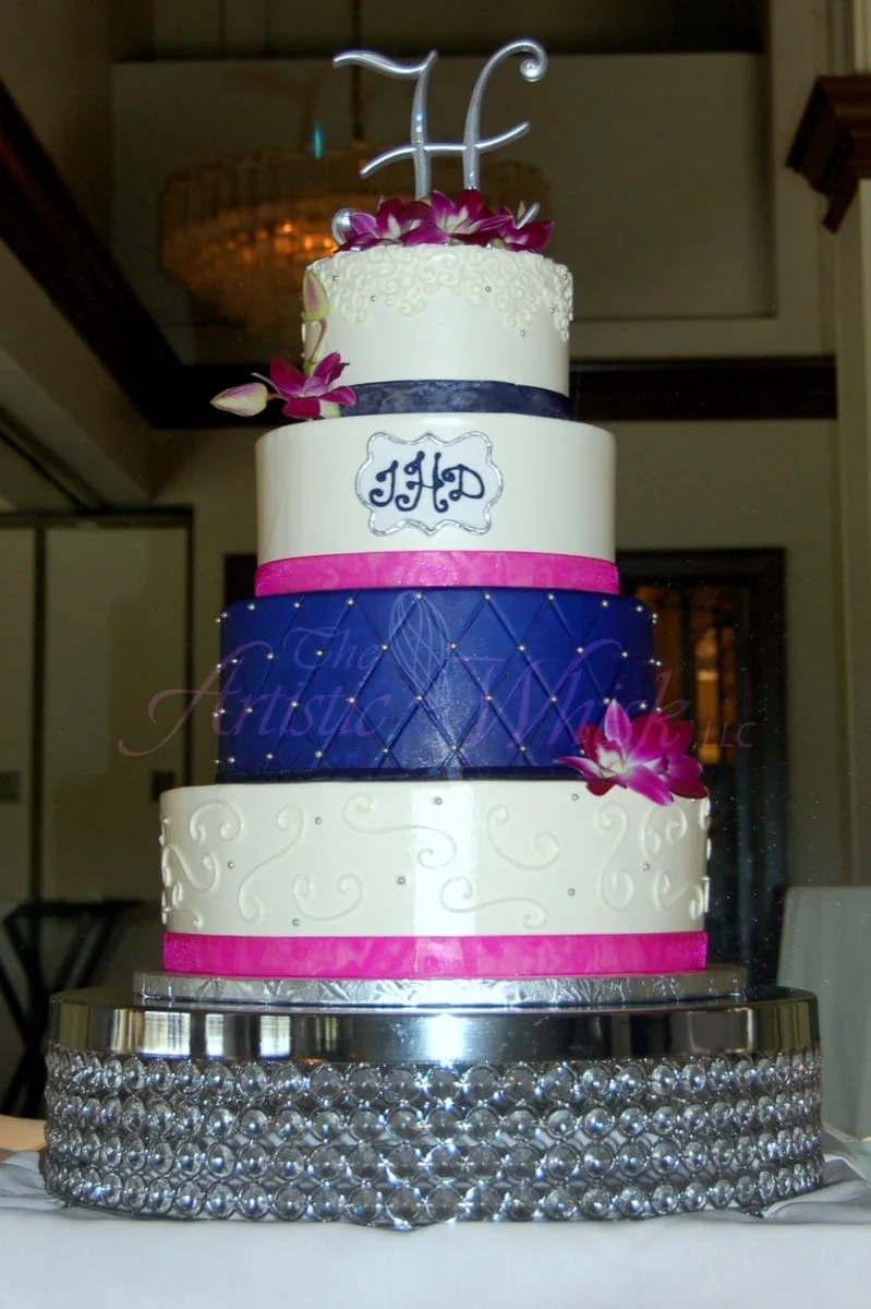 fuschia-and-navy---buttercream-and-fondant-11-40-35-069-io.jpg