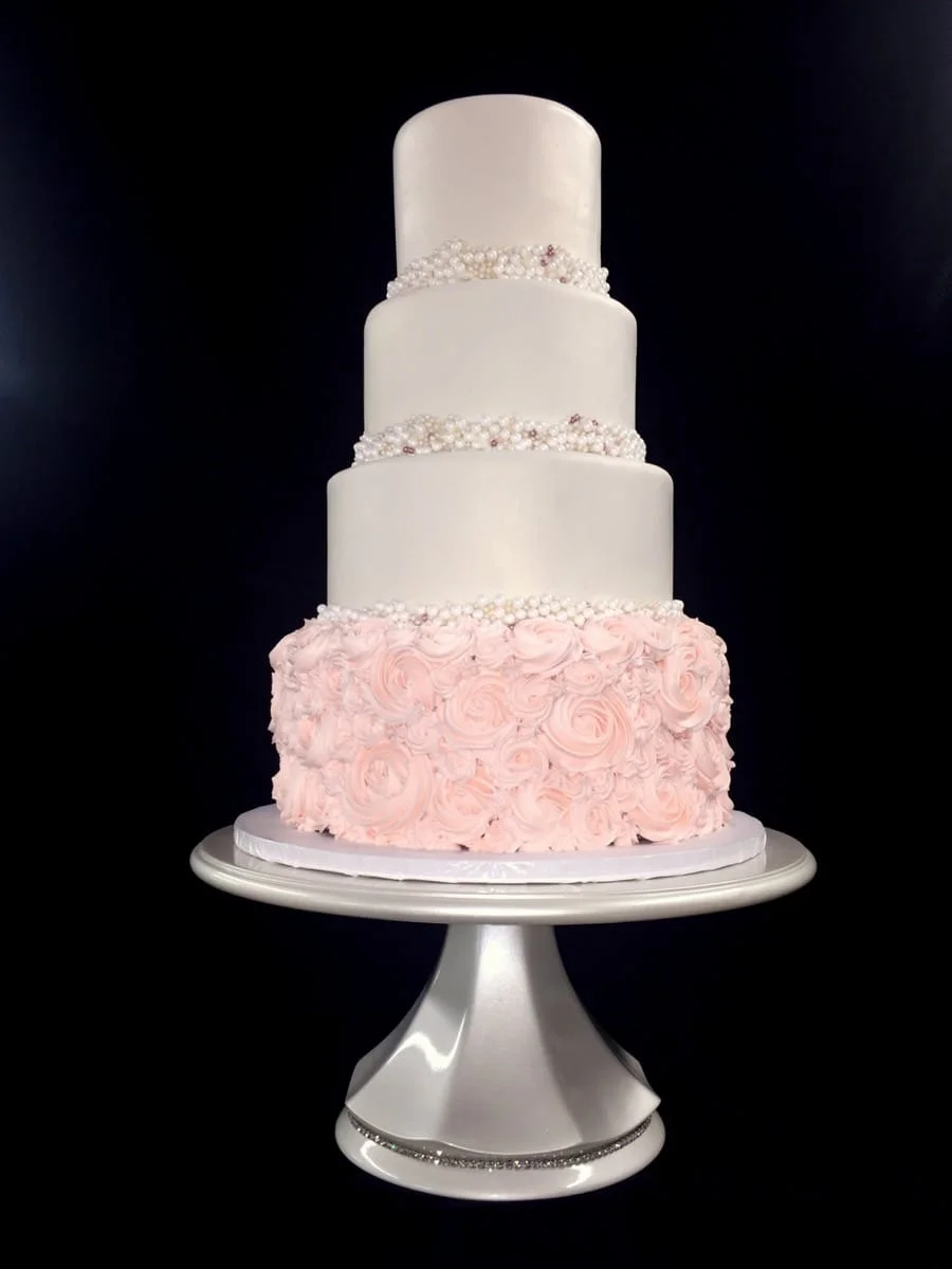 bri---blush-and-pearls---fondant-and-buttercream-11-40-34-264-io.jpg