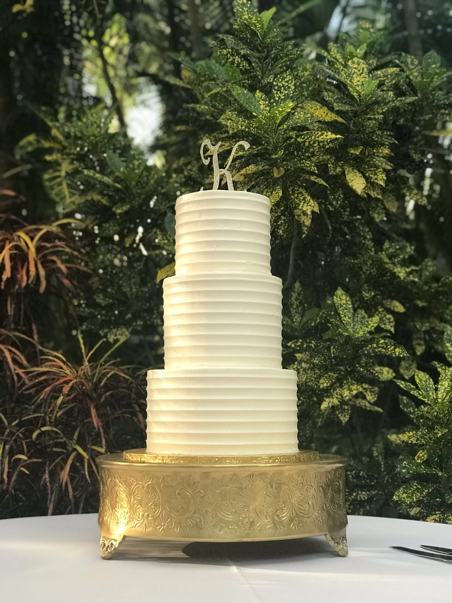 Simple Sweet Wedding Cake - Clean Horizontal Lines