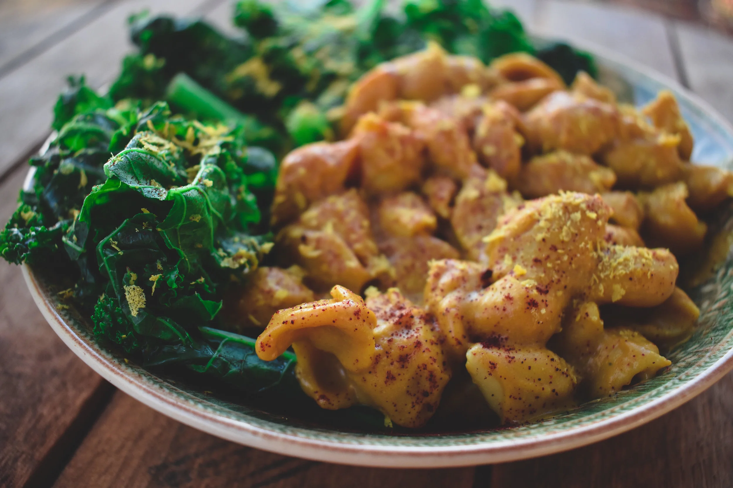 I love Mac and Cheese, but most of the plant-based cheese sauces are made with cashews. Cashews are delicious, but they are very nutrient dense and high in fat. While there is nothing wrong with eating healthy fats (like those found in cashews), my body tends to hold onto it, especially when eaten in high quantities! I was inspired to create this lower-fat option, by @minimalistbaker 's use of eggplant in a queso recipe, as well as, the creamy eggplant dip (baba ganoush), which is eaten in many middle eastern cultures.