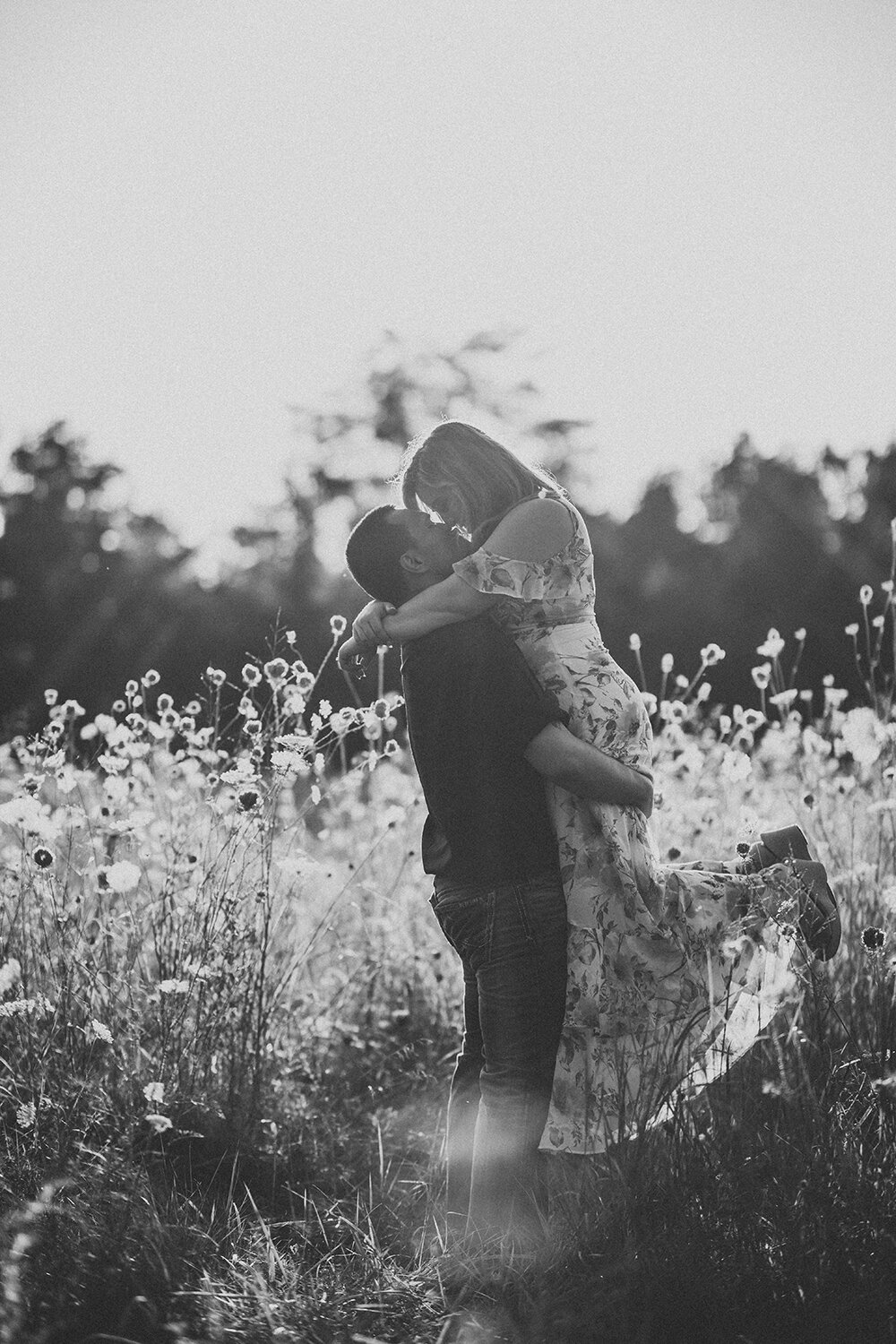 Couple portrait in a meadow at Slate Run Metropark in Ohio