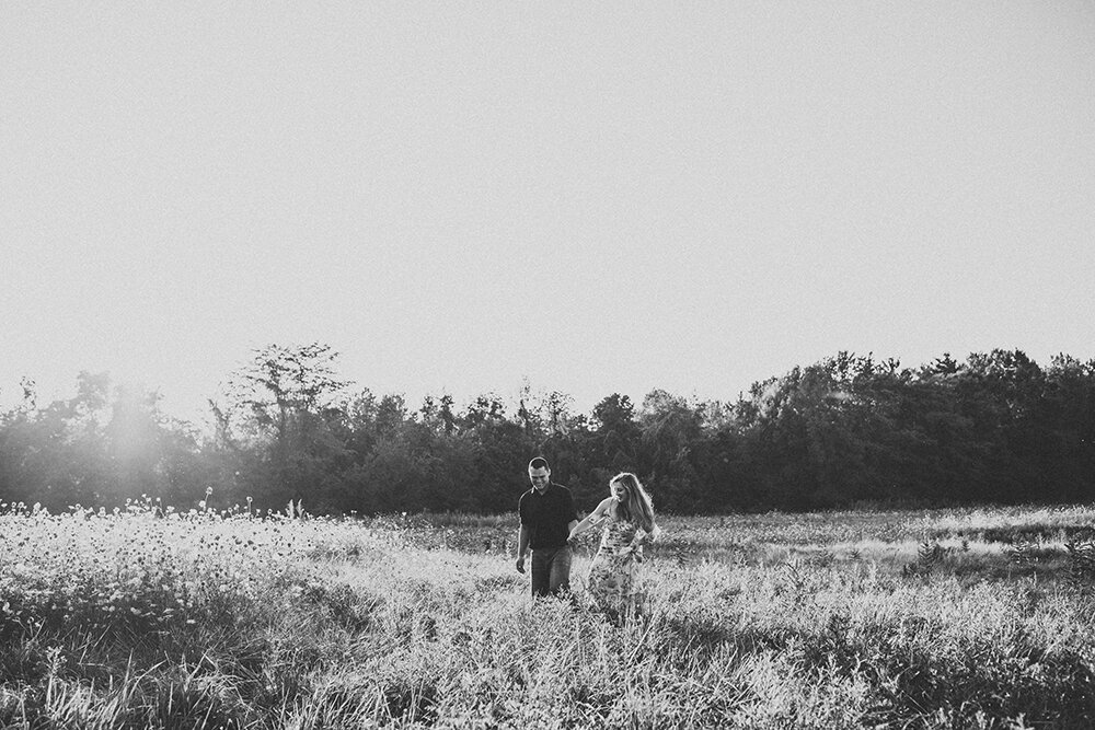 Couple portrait in a meadow at Slate Run Metropark in Ohio