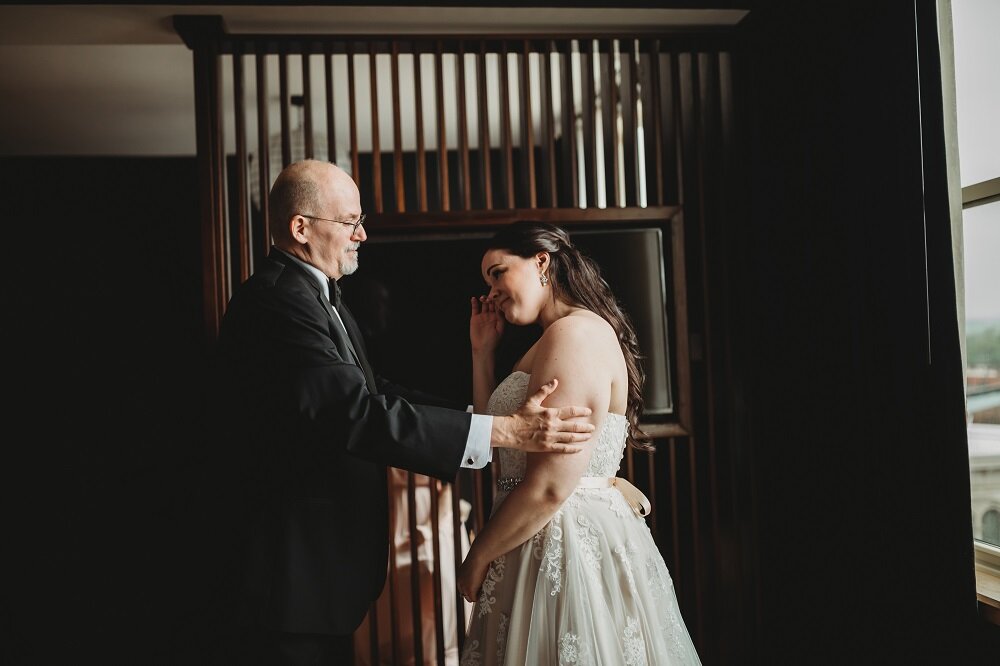father of the bride first look 