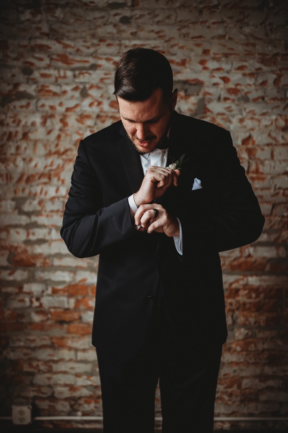 grooms portraits 