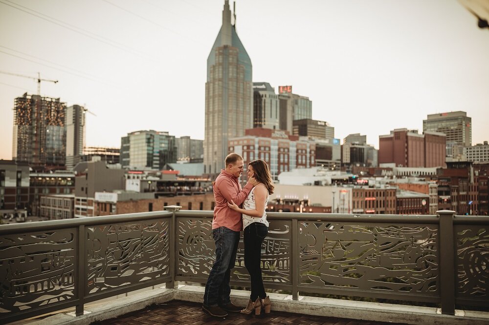 downtown-nashville-engagement-photos-by-oh-deer-photography (2).jpg