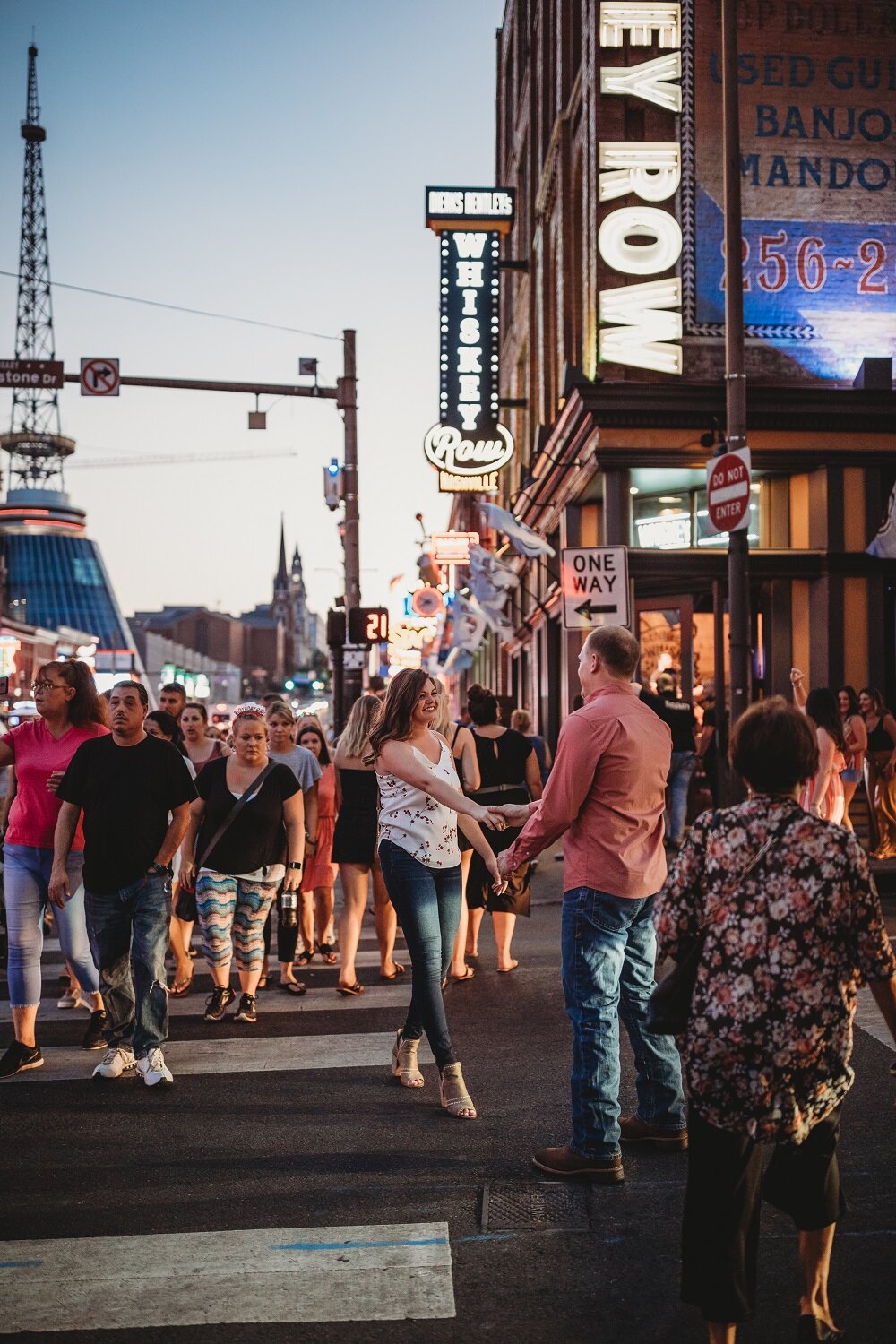 downtown-nashville-engagement-photos-by-oh-deer-photography (7).jpg