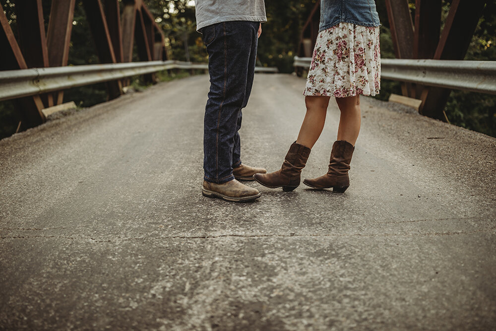 countryside-engagement-in-ohio-photos-by-oh-deer-photography (11).jpg