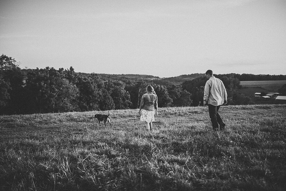 countryside-engagement-in-ohio-photos-by-oh-deer-photography (17).jpg