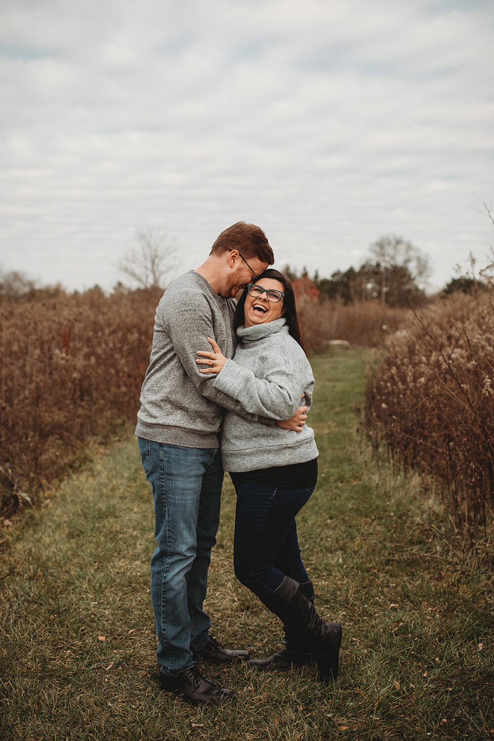 couple engagement portraits in the fall