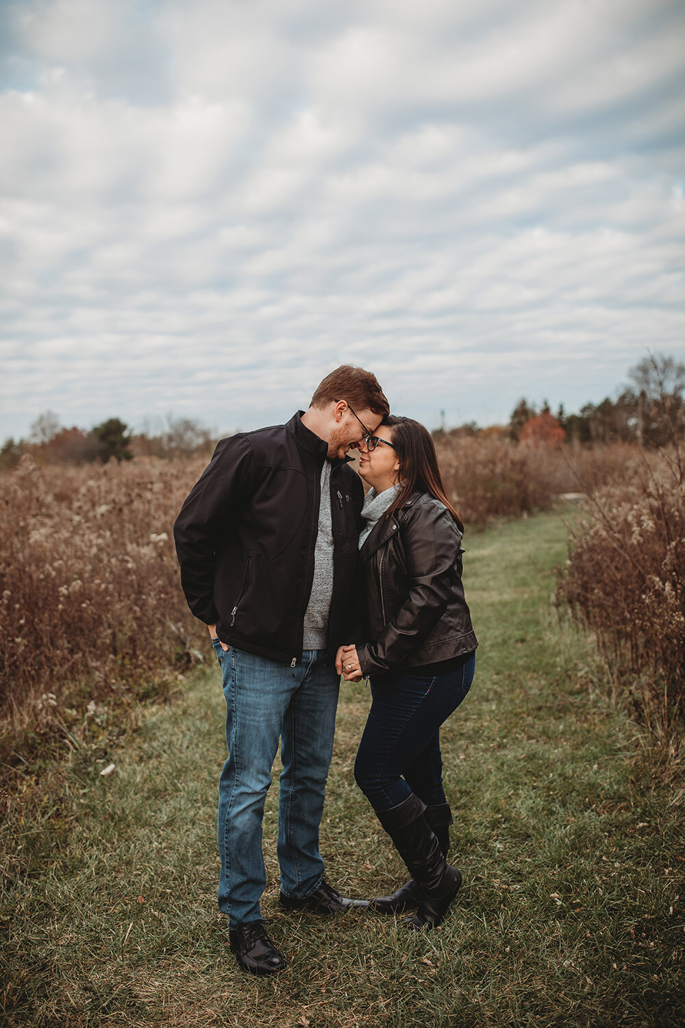 couple engagement portraits in the fall
