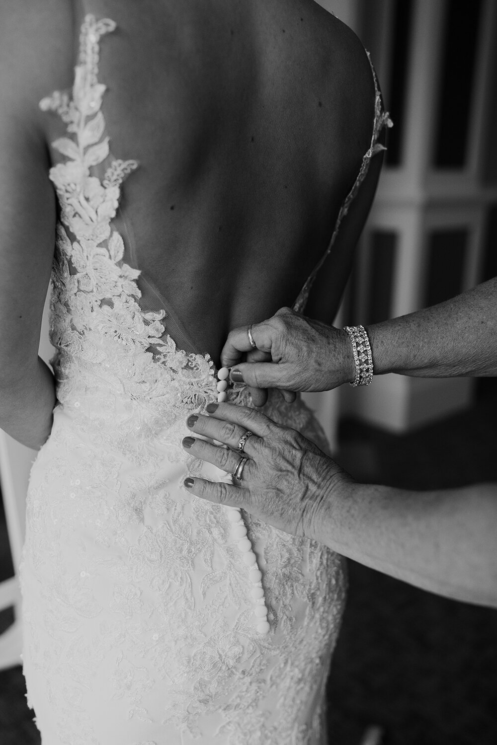 bride getting ready 