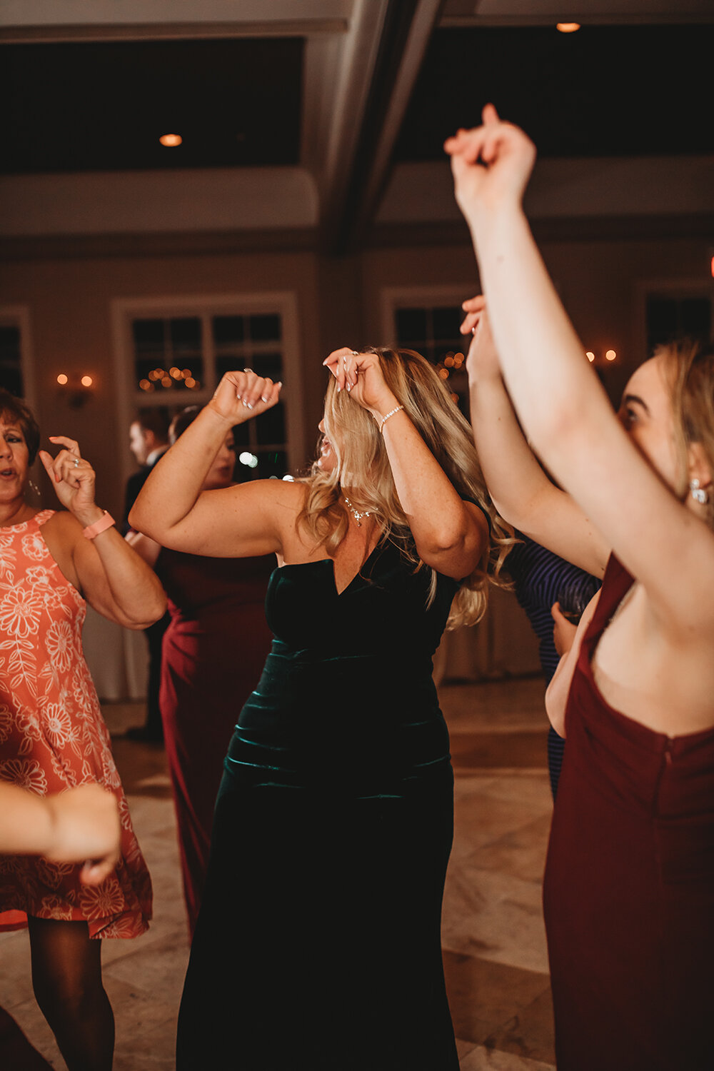 wedding reception dancing 