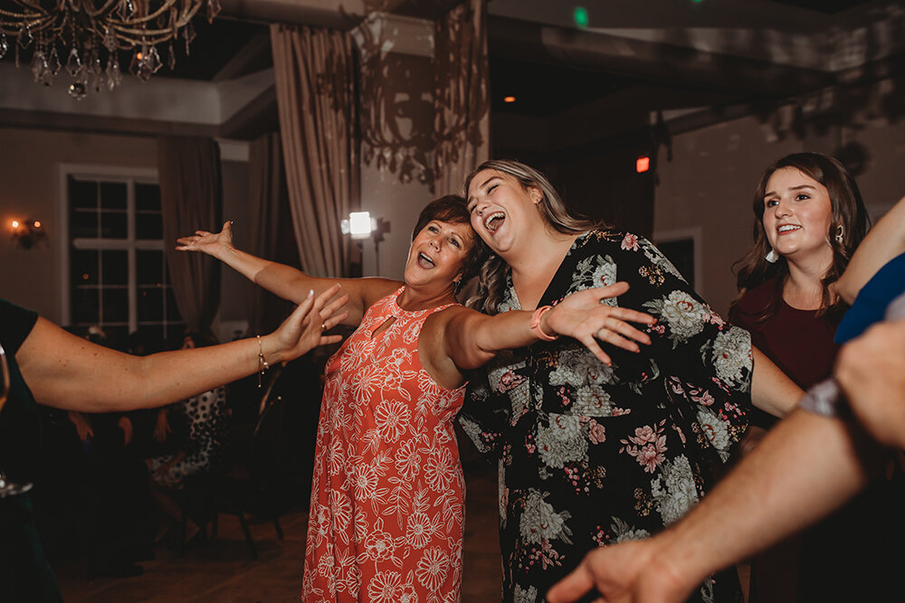 wedding reception dancing 