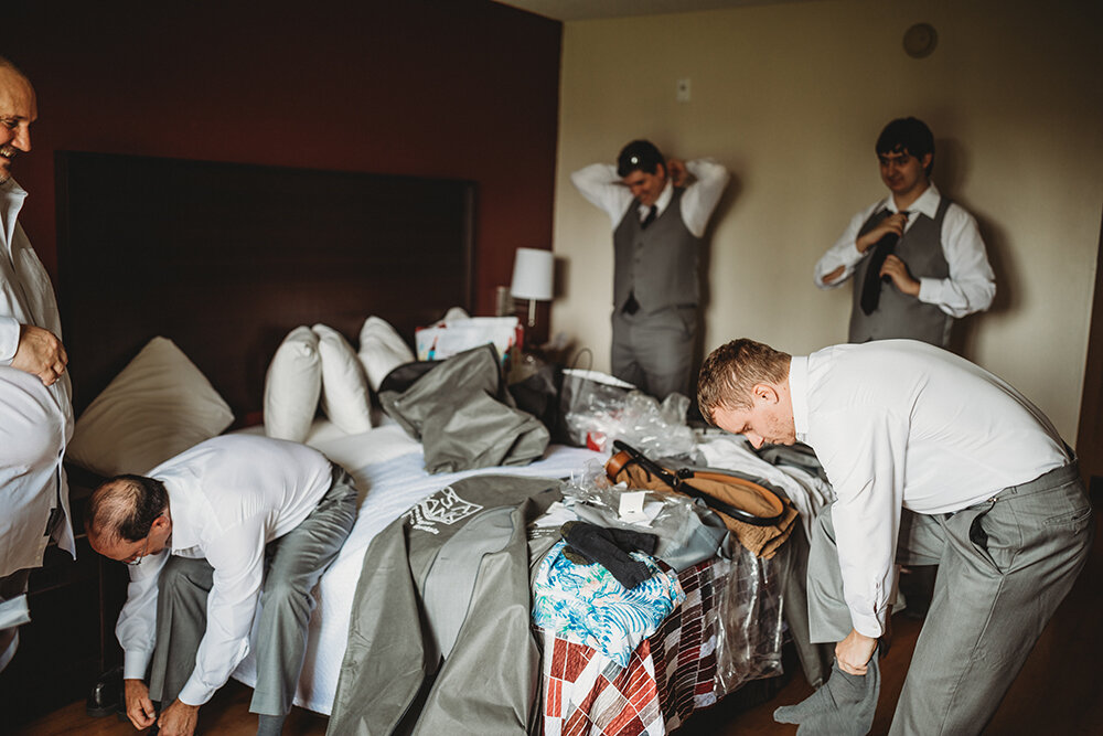 groomsmen getting ready 