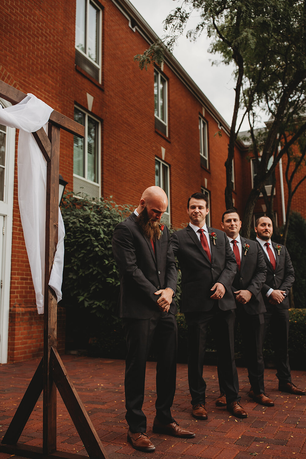 groom at the altar 