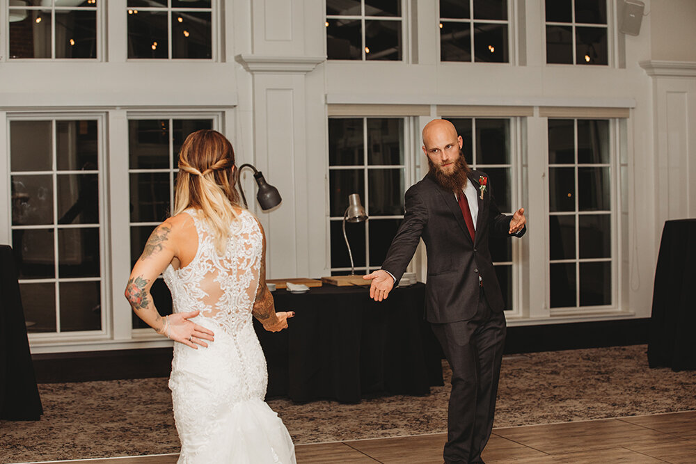 bride and groom first dance 