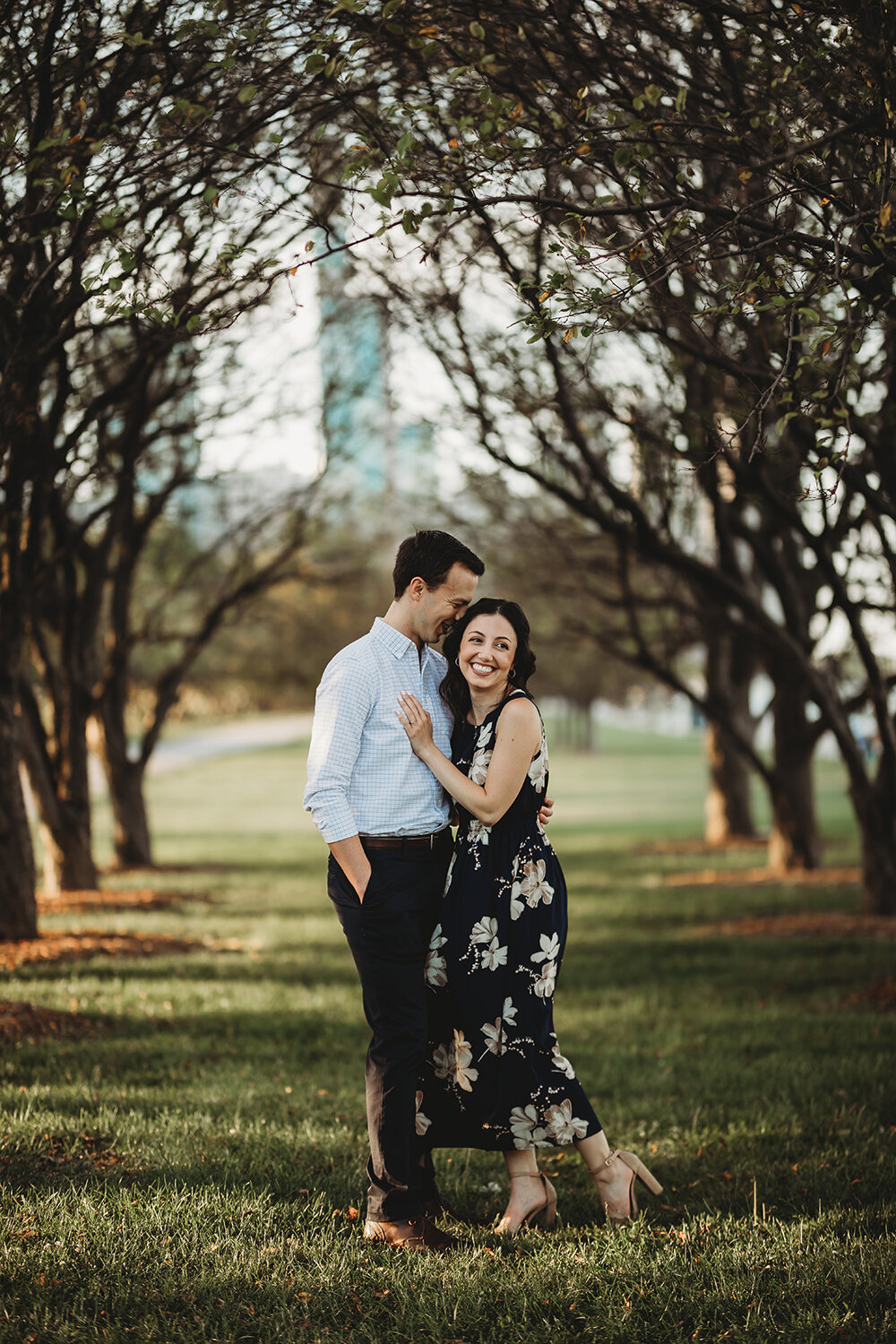 couple engagement pictures in the park 