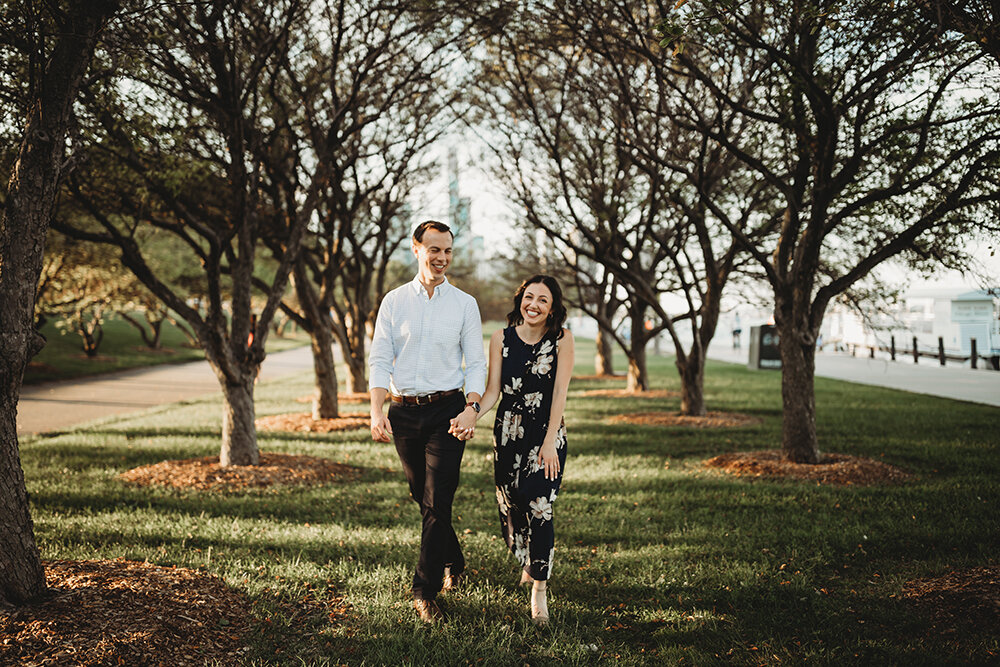 couple engagement pictures in the park 