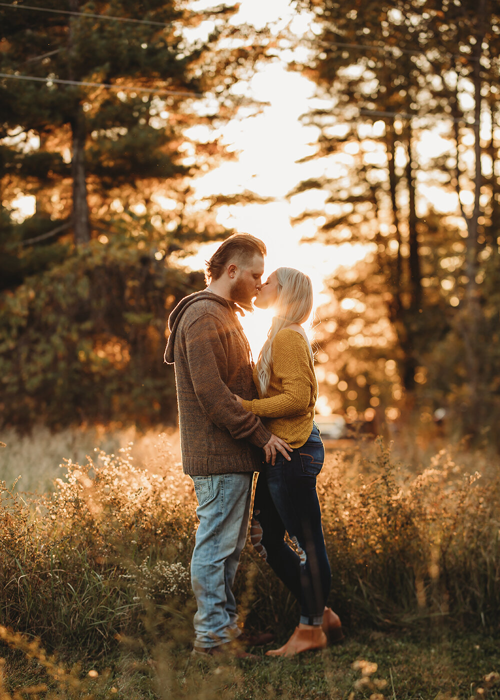 couple portraits in the sunset 
