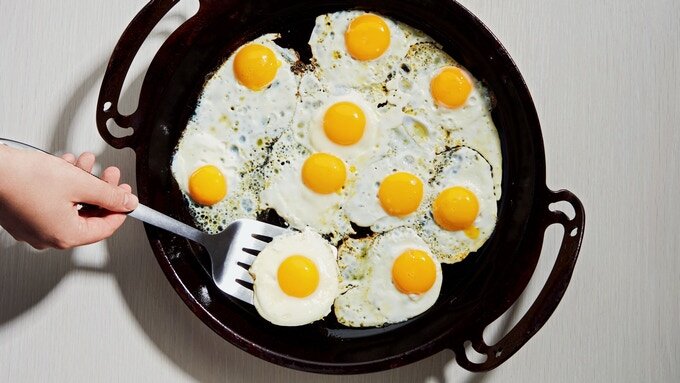 Eggs 14in Bigga Skillet by SolidteknicsUSA.jpg