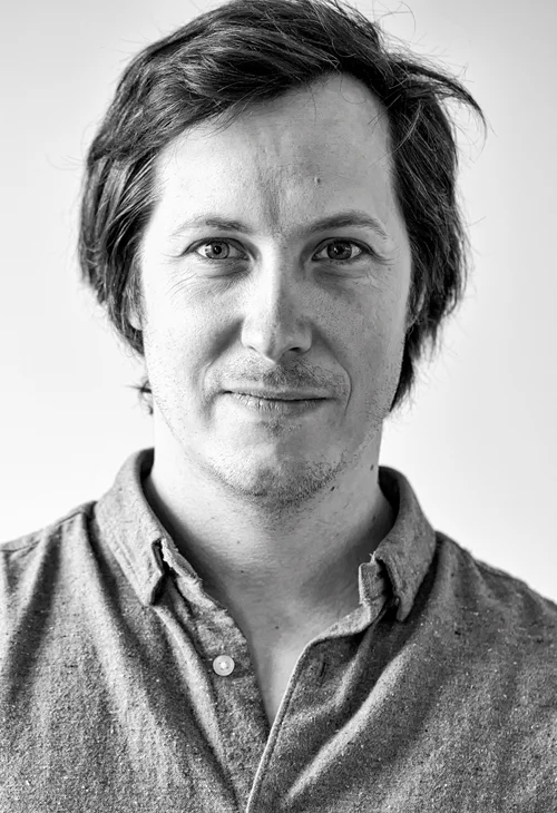 Pier-Luigi del Renzio Partner BA (Hons) Arch., MA Arch. (Part II) Pier-Luigi is a Partner and co-founded the practice with Ivan. He has a passion for detailing and technical design as well as the renovation and repair of listed buildings. He works closely with artists and galleries providing solutions to challenging projects. Prior to founding del Renzio & del Renzio he worked on large infrastructure projects at Grimshaw Architects. Post Part II he worked freelance on design projects for universities and local authorities.