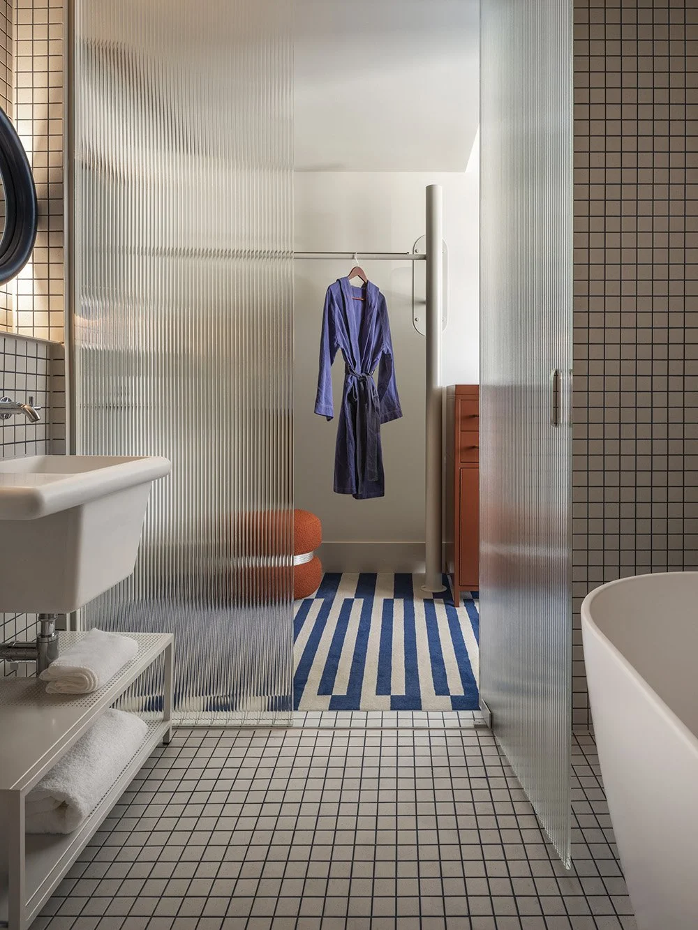 The StandardX Melbourne PIBE Magazine_SXMLB_Rooms_DeluxeKing_Bathroom.jpg