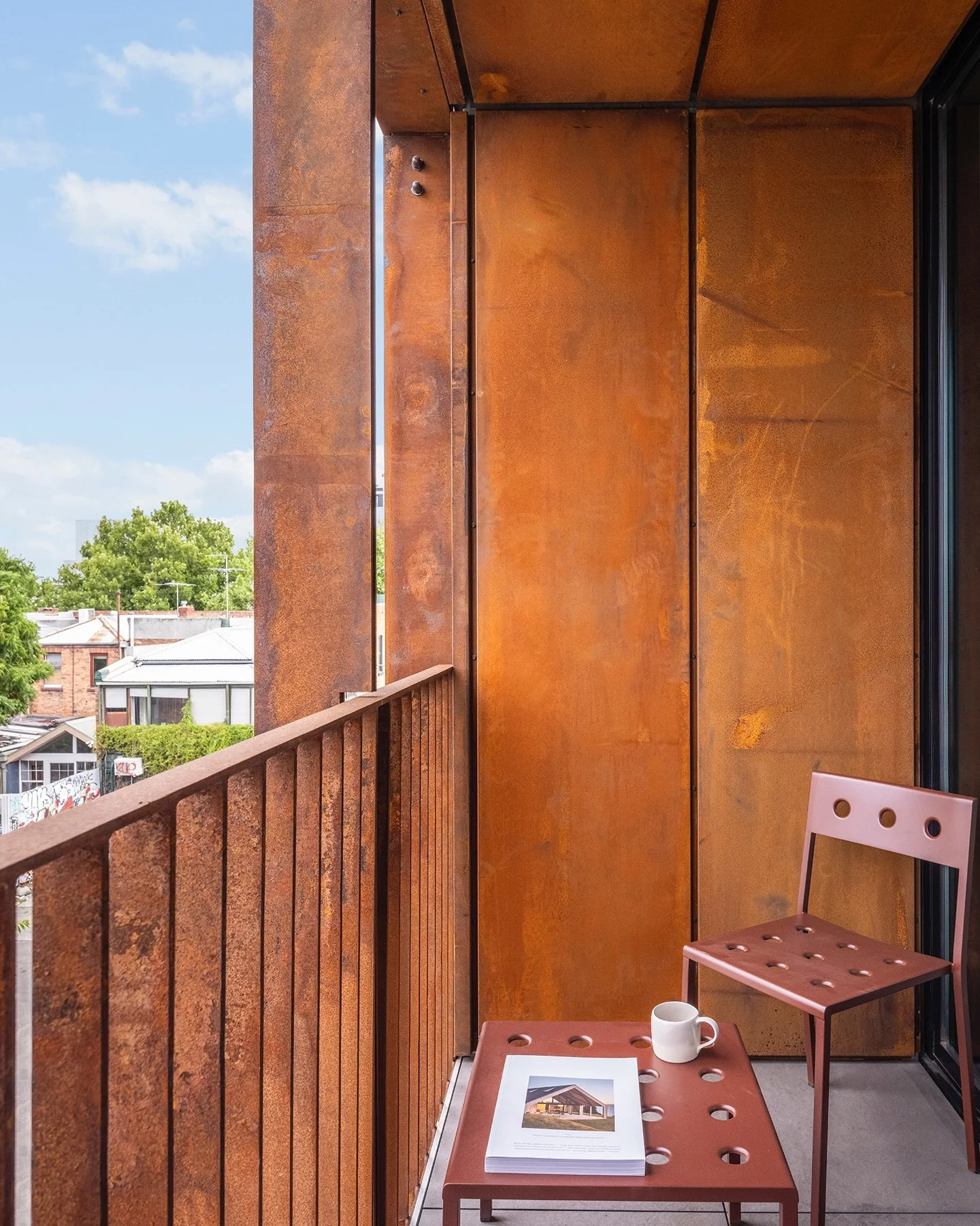 𝐏𝐈𝐁𝐄 𝐓𝐫𝐚𝐯𝐞𝐥 takes you to Fitzroy&rsquo;s chic neighbourhood hangout ✨ Arrive at @thestandardxmelbourne pass through the iconic red door, check in, and then check out the city. Inside, terrazzo floors, local art, and custom furniture await.
