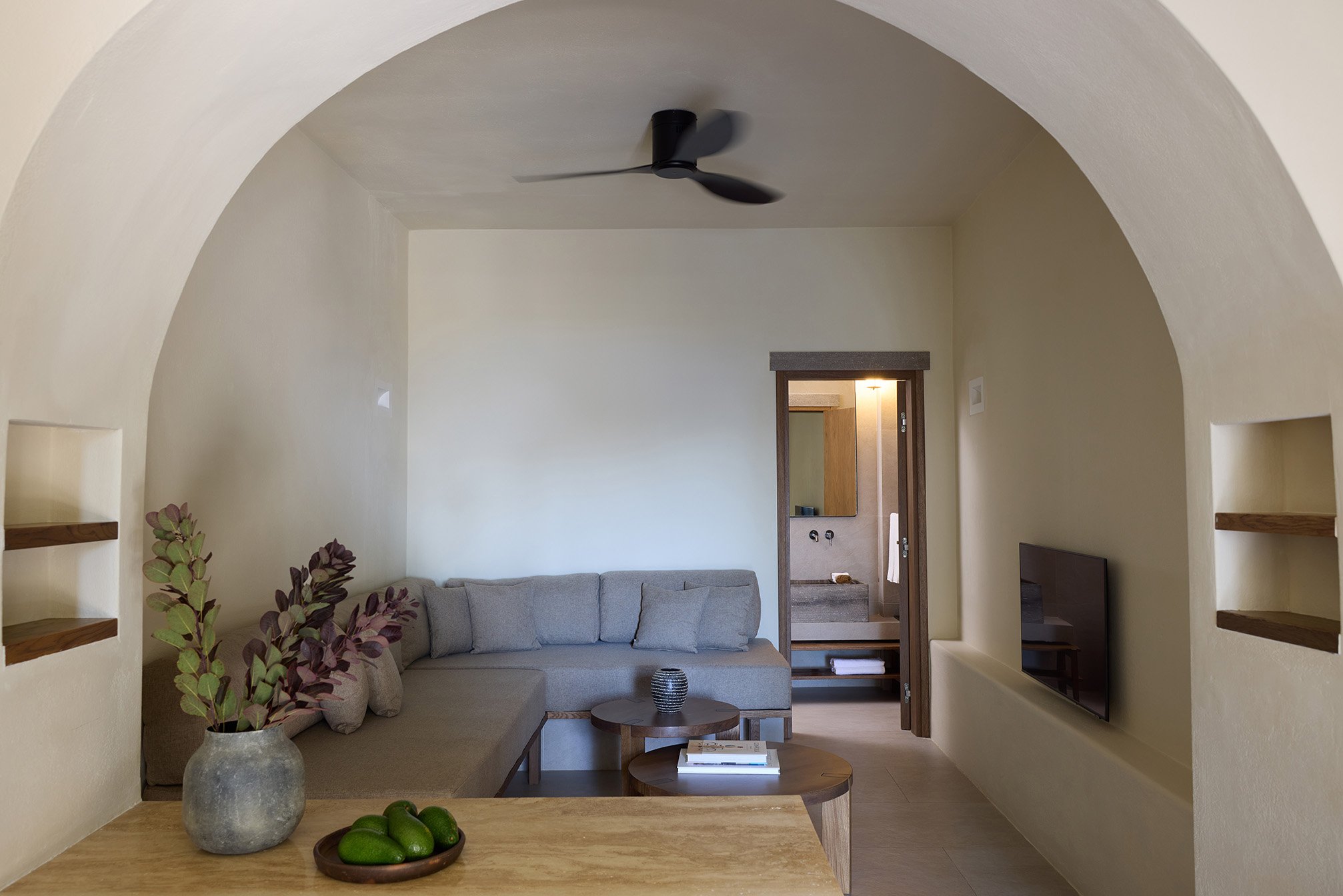 Bellonias Villas Camari Santorini PIBE Magazine 4.jpg