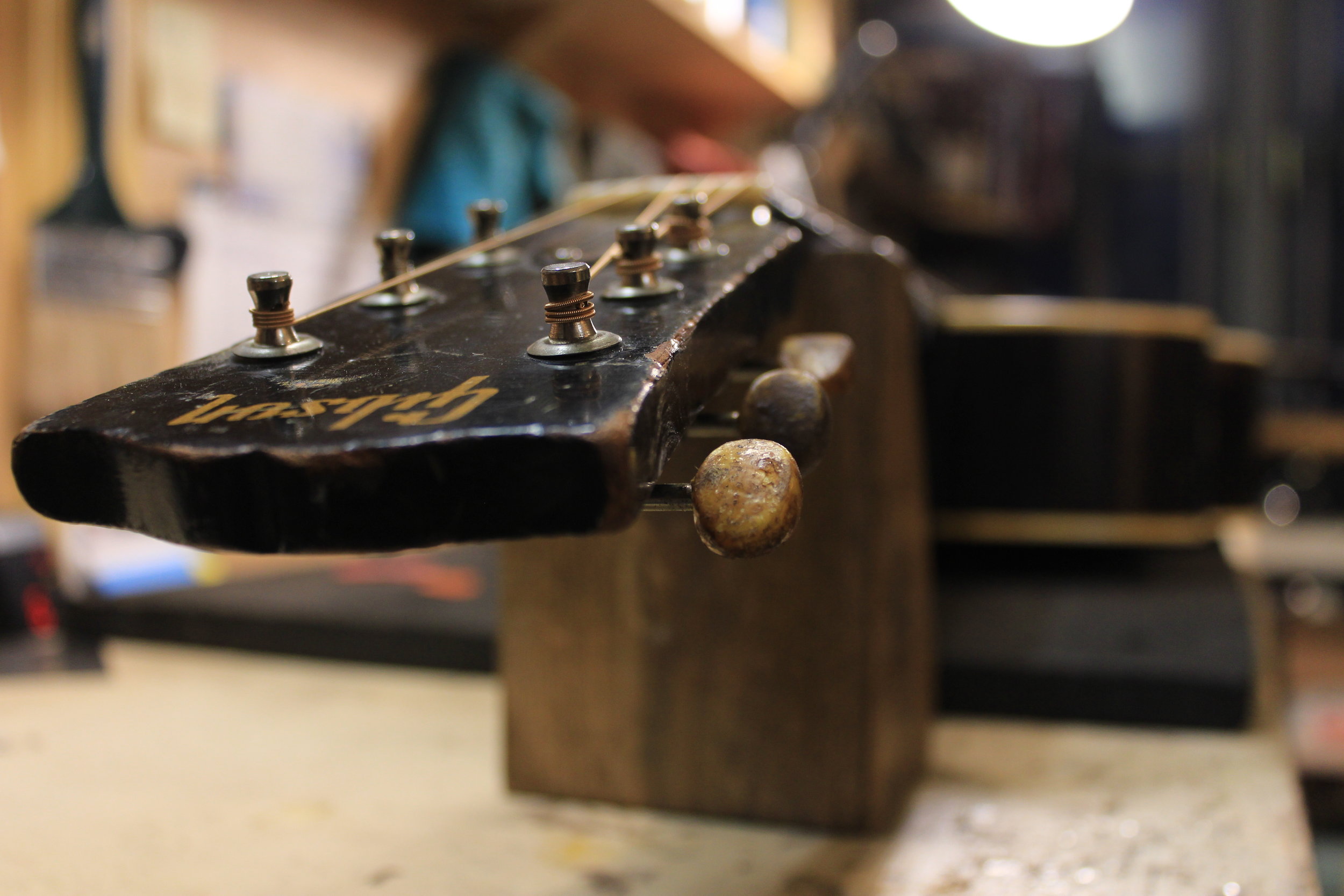 1949 Gibson J-45 tuner restoration