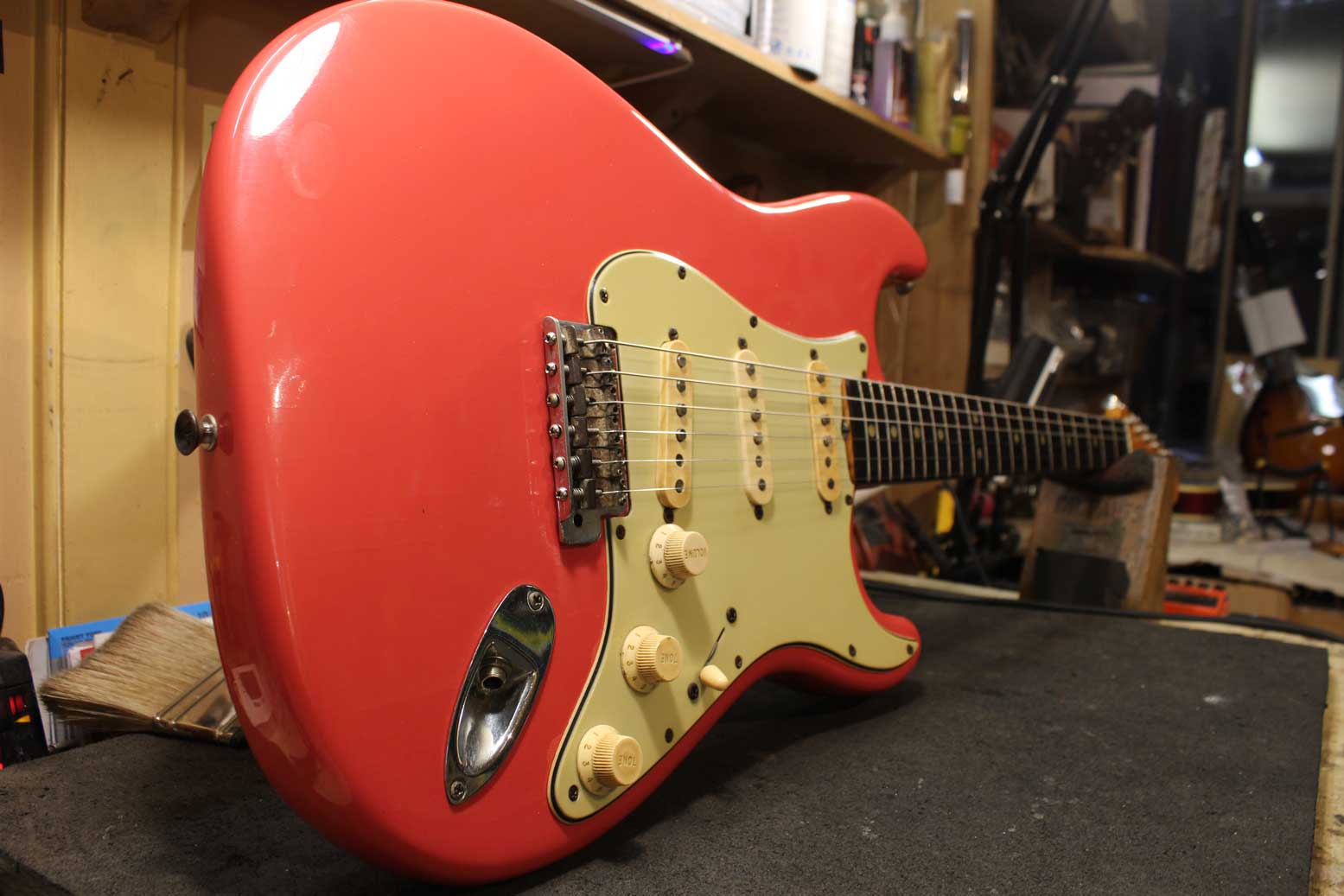1965 Fender Strat ( salmon pink refin )