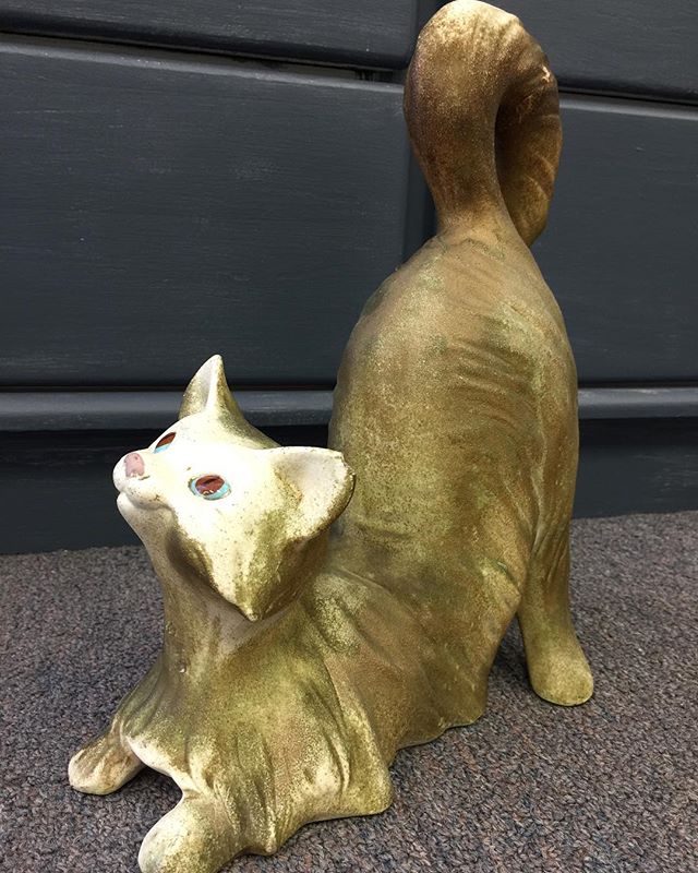 Calling all Cat Ladies!!!
We think this is just about the cutest kitty we&rsquo;ve ever seen (besides yours, of course). Come in to see if you agree. 
#Artdeparture #shoplocal #localart #woodlandhillsvintage #vintage #kittycatlove #vintageshop #vinta