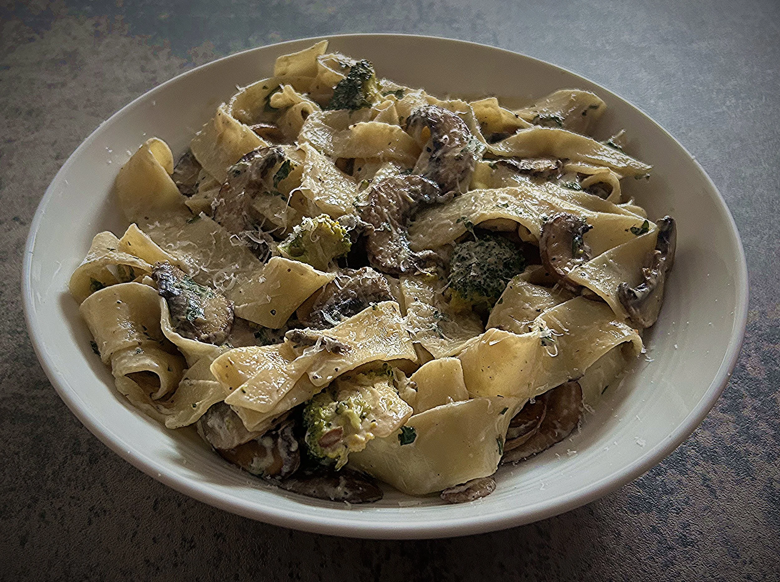 2025-12-14 Papardelle in a garlic mushroom, broccoli and creme fraiche sauce.jpg