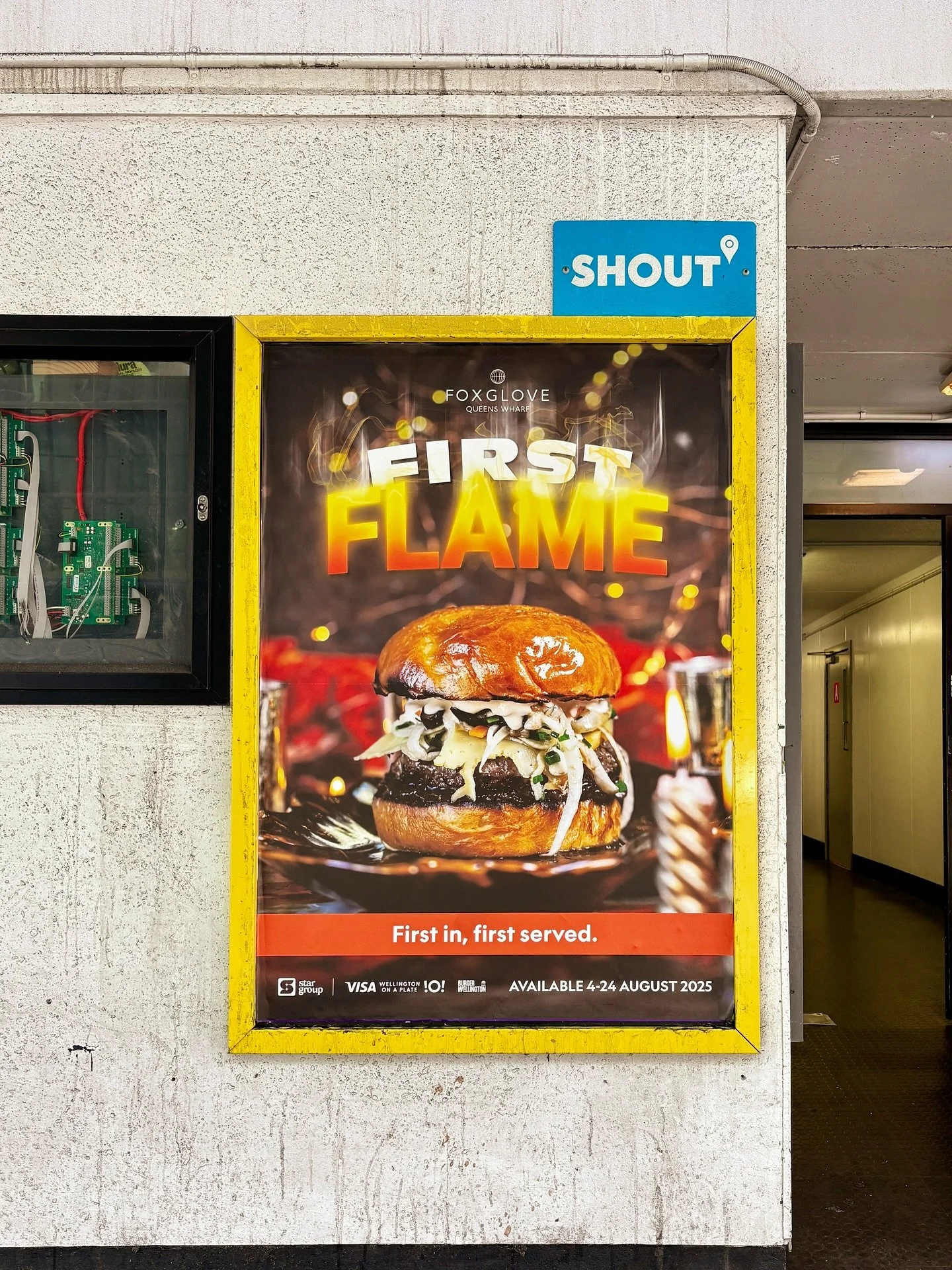 It is WILD seeing your work out in the wild 😮&zwj;💨😍
Burger Welly billboards are around Wellington now! 
This absolutely delicious job I did a few months ago, styling and shooting burgers for @stargroupnz for the theme FOOD IS LOVE&hellip;.are now