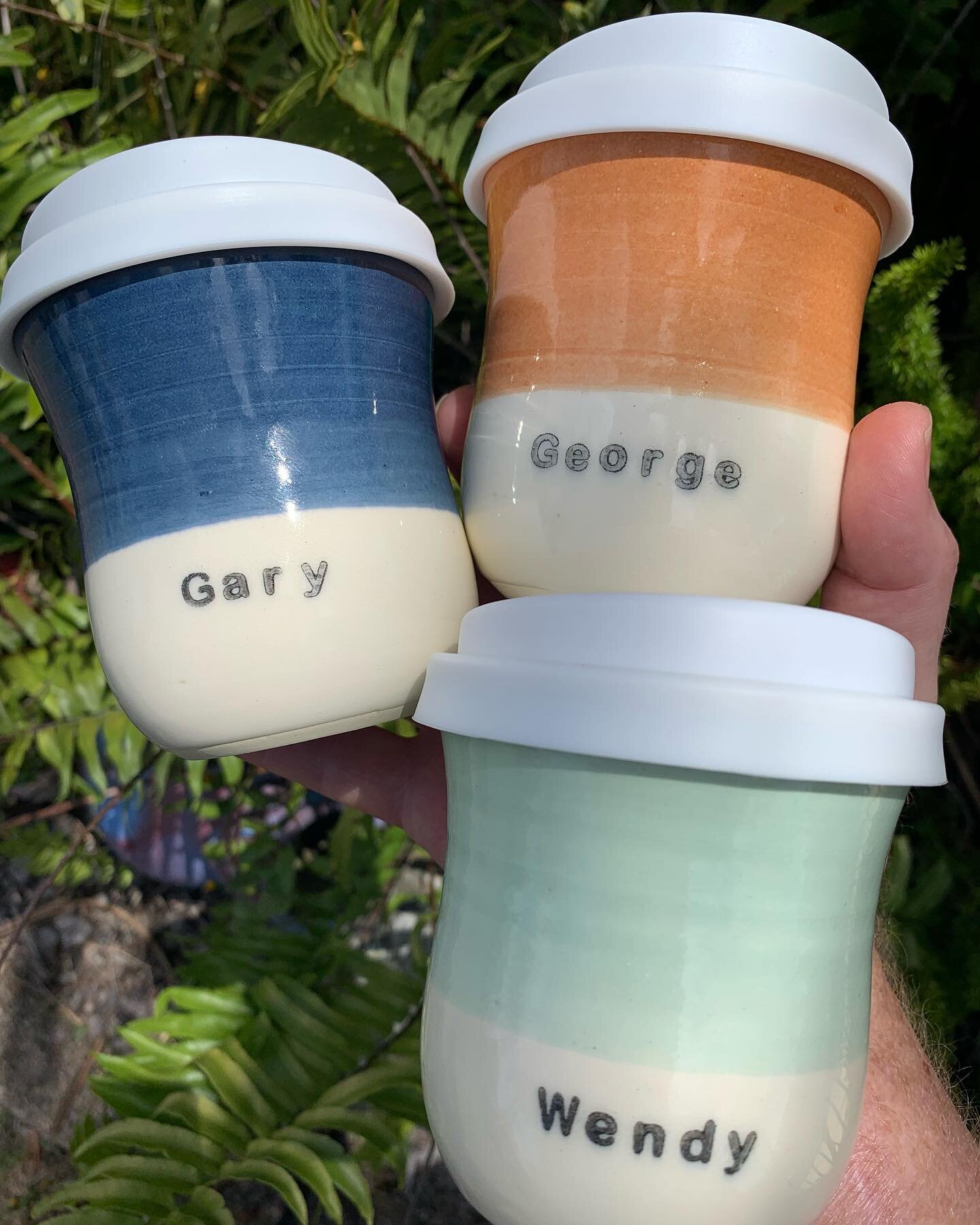 So many personalised cups! Makes a great original gift for family and friends and we have pre made stock so we can deliver in a shorter time period for Chrissy this year! #theceramicmill #keepcup #travelcup #handmade #greenteam #sustainable #customtr