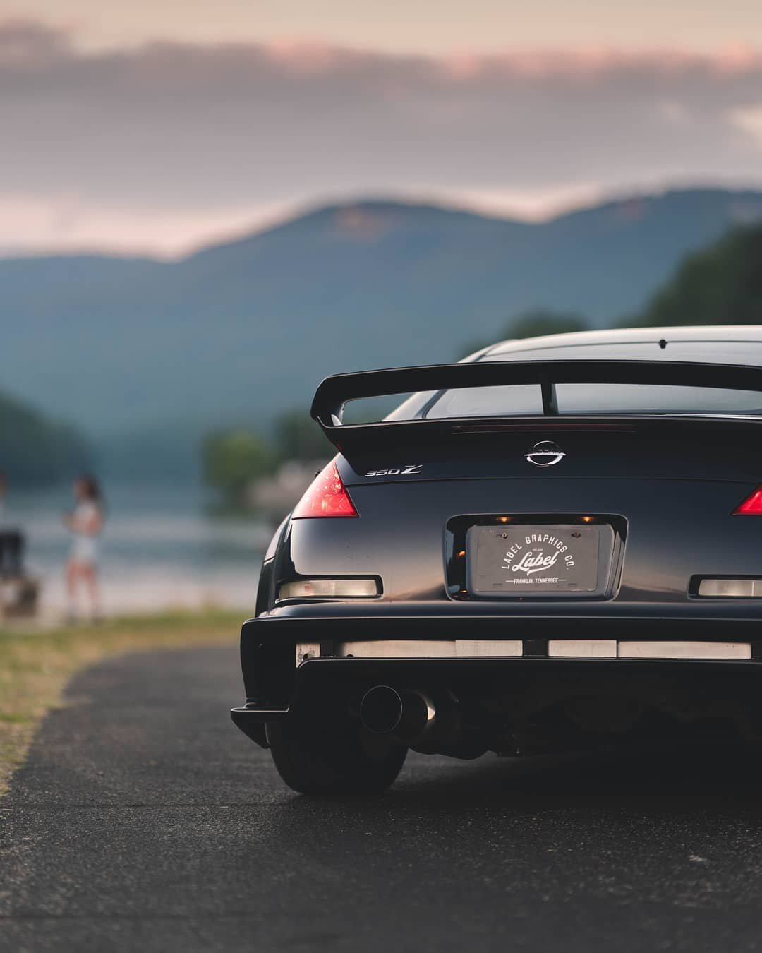 Badass shot of this freshly wrapped 350Z 🔥 Had to repost this one, our guys did a great job on wrapping this thing from head to toe in 3M blue with black accents 🔥 Big thanks to @lee.z33 for repping Label Graphics Co and sharing these amazing photo