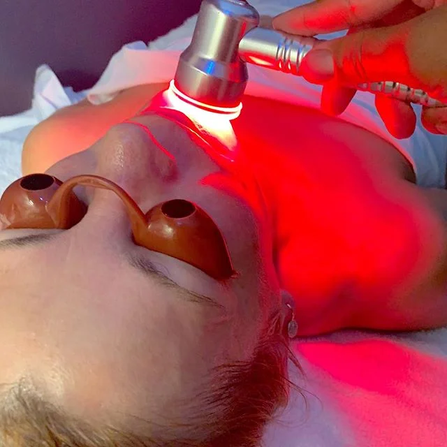 Deliver red light energy to your skin cells to stimulate self-repair. Our favorite LED red light technology is the Quasar MD PLUS ❤️🌹💥 Fight the signs of aging. .
.
.
.
#icon #iconinthemaking #GetTheGlow #iconskin #DawnLorraine #dawnlorraineskincar