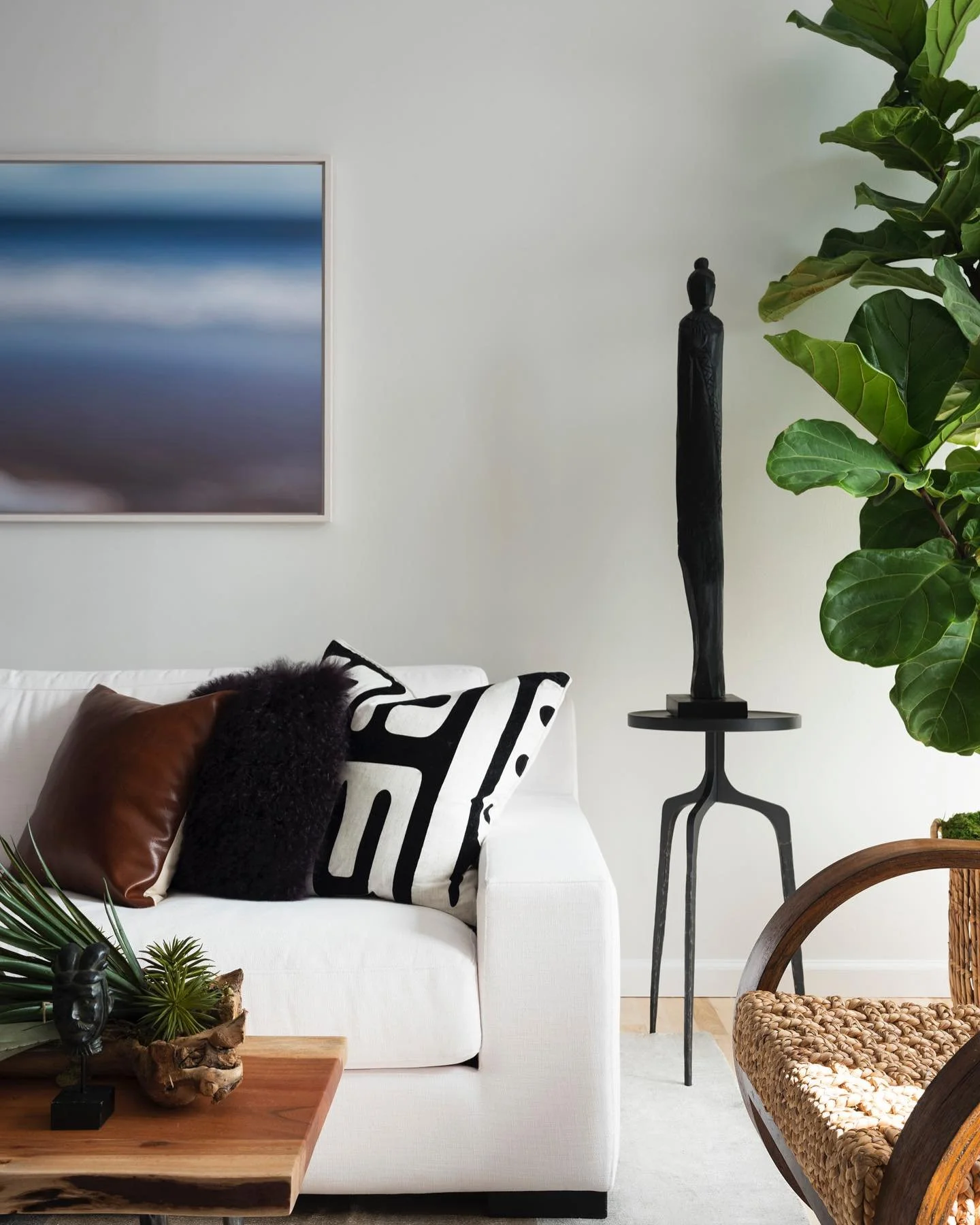 Here a one of my favorite shots from my Sag Harbor design project last summer :)

#interiordesign #interiorinspo #interiores #interiordesigner #interiorstylist #interiordecorating homedesign #designer #designinspiration #homedecor #sagharbor interior