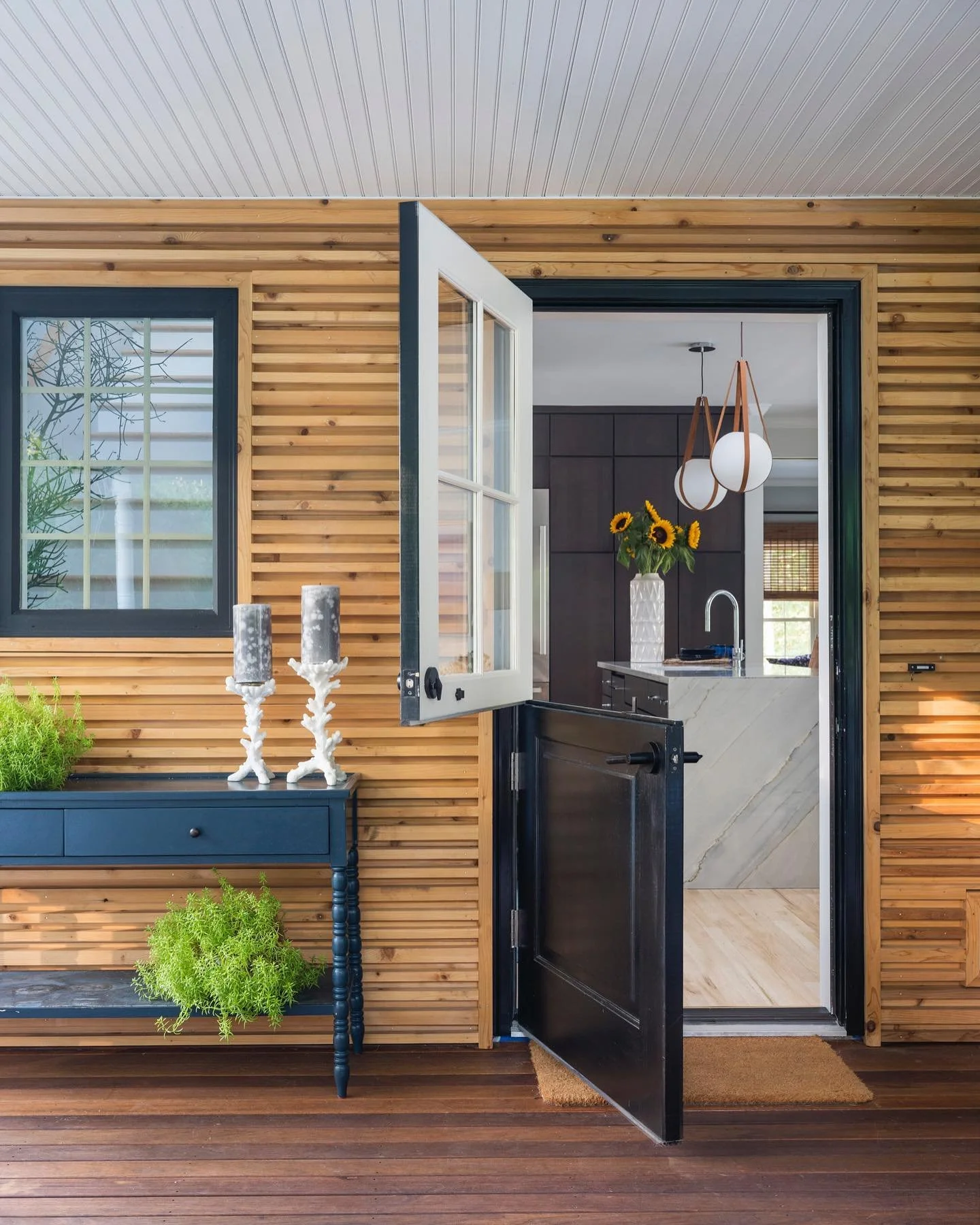 What's better than a Dutch door to welcome you home? 

I'm lovin this shot by my fantastic photographer! @macchiaphoto 

#exteriordesign #homedesign #sagharbor #interiordesigners #homesweethome #designer
