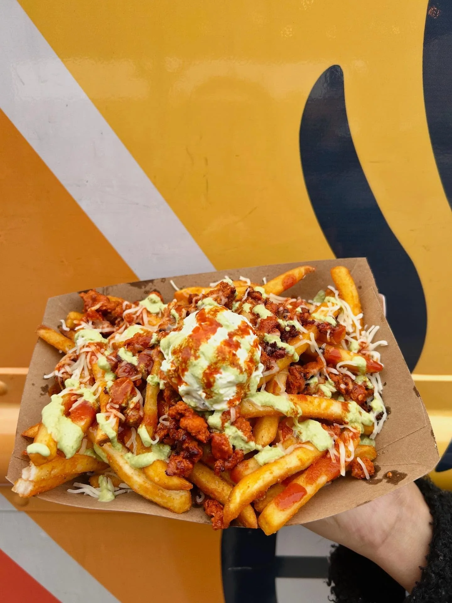 🐶 WOOF WOOF BARK BARK BARK ! The @caferacerfoodtruck is going #Downtown4theDAWGS today &mdash; slingin&rsquo; the dinner menu on Washington St. 5PM - midnight. Come grab a bite + rally for the dawgs as we dive headfirst into football season 🏈