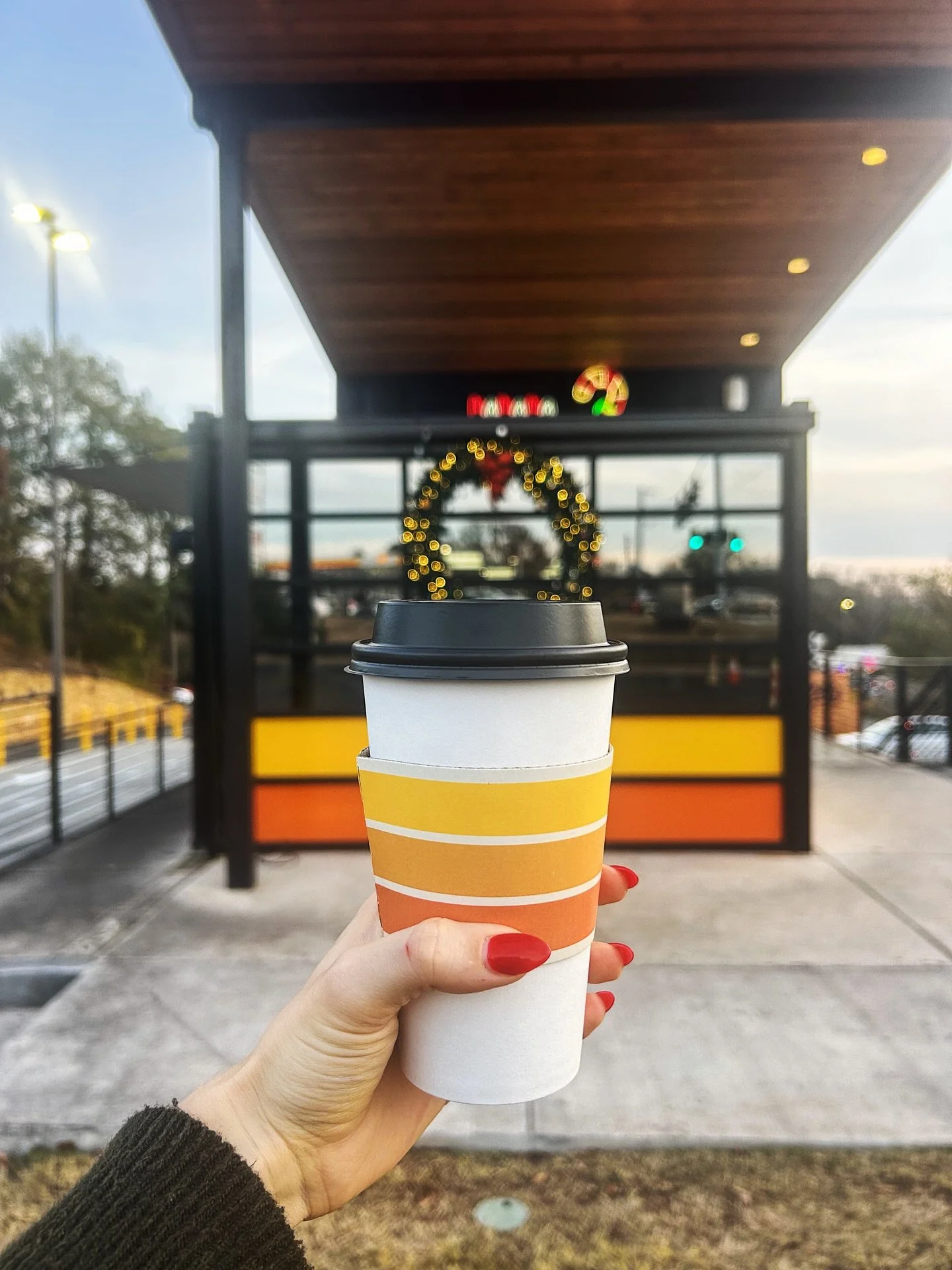 Did you forget? Tomorrow (Wednesday 12/17) is the MIDWEEK TWEAK + our early Christmas present to u ❤️ Come by for your free cold brew or drip, any size any add-ins, with any purchase. If you don&rsquo;t already know the drill I really don&rsquo;t kno